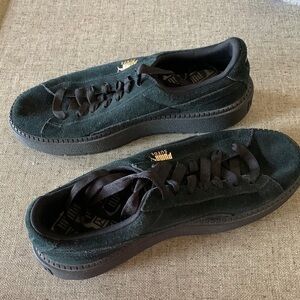 NWOB-No box but everything else! PUMA Black Swede Platform Premium Bold. NEW/9.5